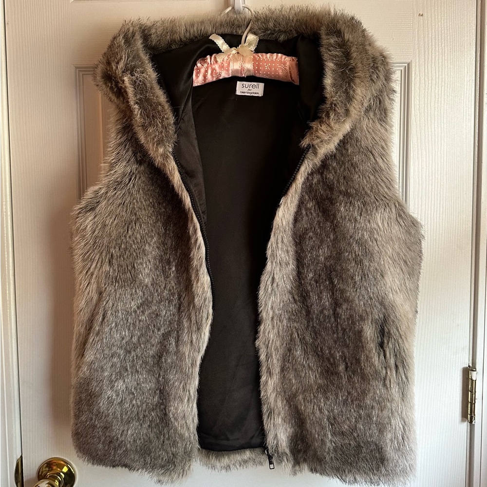 Surell from Bloomingdale’s Grey Faux Fur Women’s Hooded Zip Vest US Size M/L